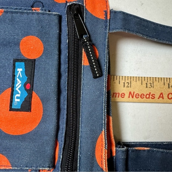 Kavu Limited Edition Polka Dot Cross Body Bag - Picture 5 of 10